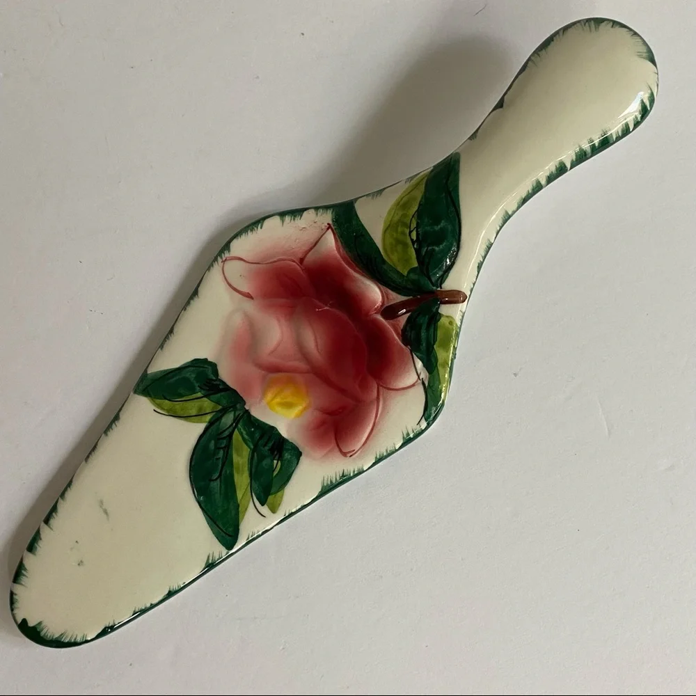 Ceramic Pie Cake Server made in Italy Red rose white 9.5” floral pottery pink
